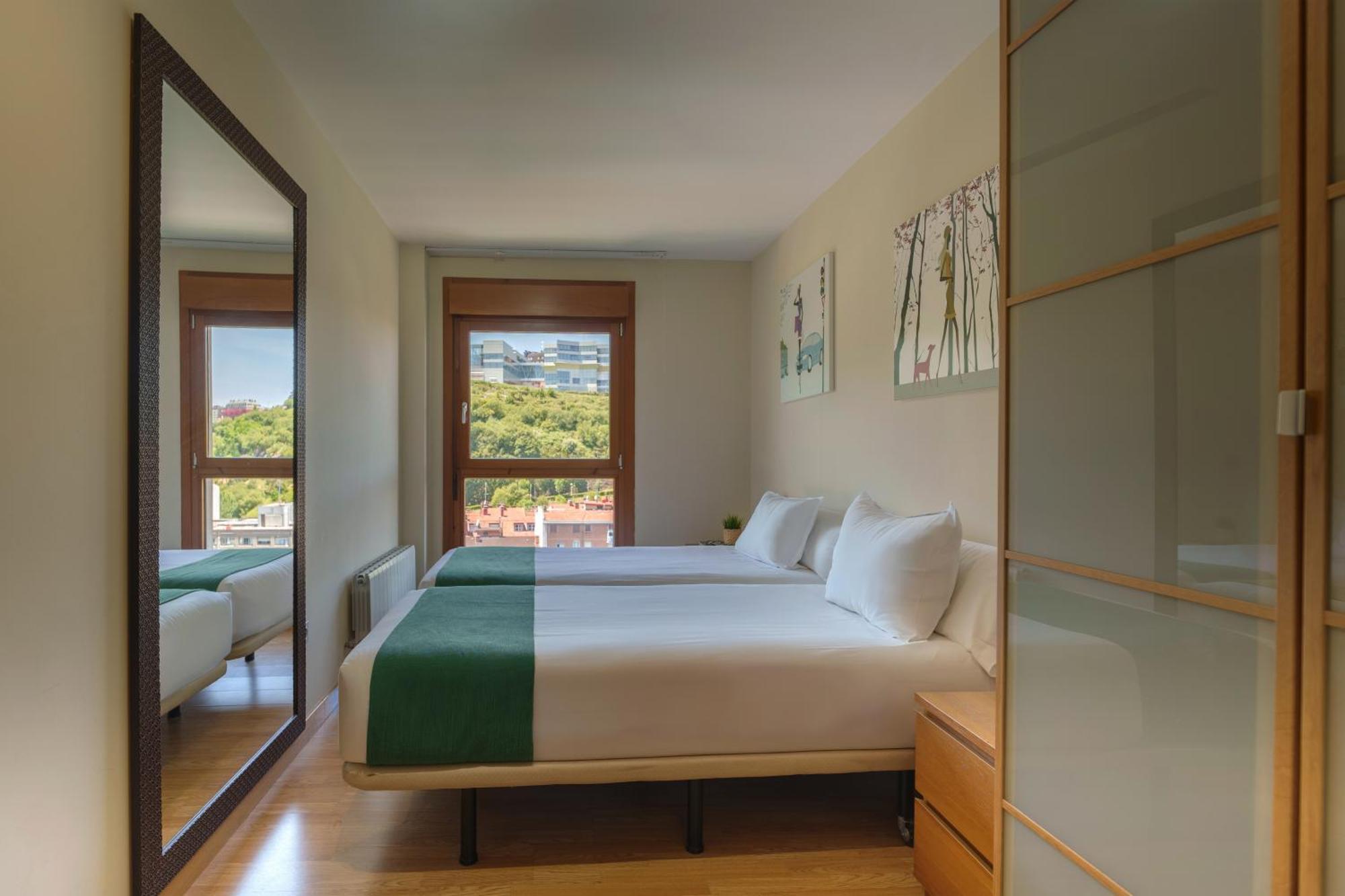 Spirit Apartamentos Atxuri Більбао Екстер'єр фото