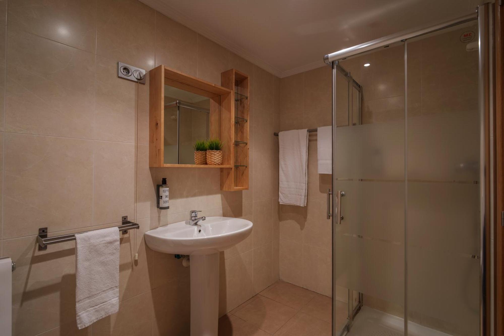 Spirit Apartamentos Atxuri Більбао Екстер'єр фото