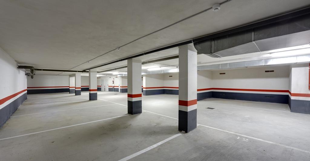 Spirit Apartamentos Atxuri Більбао Екстер'єр фото