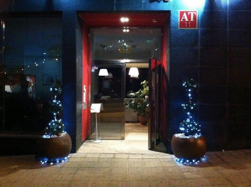 Spirit Apartamentos Atxuri Більбао Екстер'єр фото